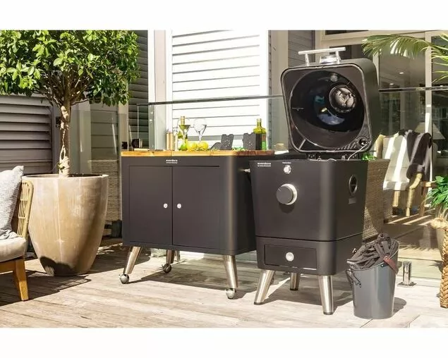 Everdure By Heston Blumenthal 4K Electric Ignition Charcoal Outdoor Oven 2 Everdure By Heston Blumenthal 4K Electric Ignition Charcoal Outdoor Oven - Image 2